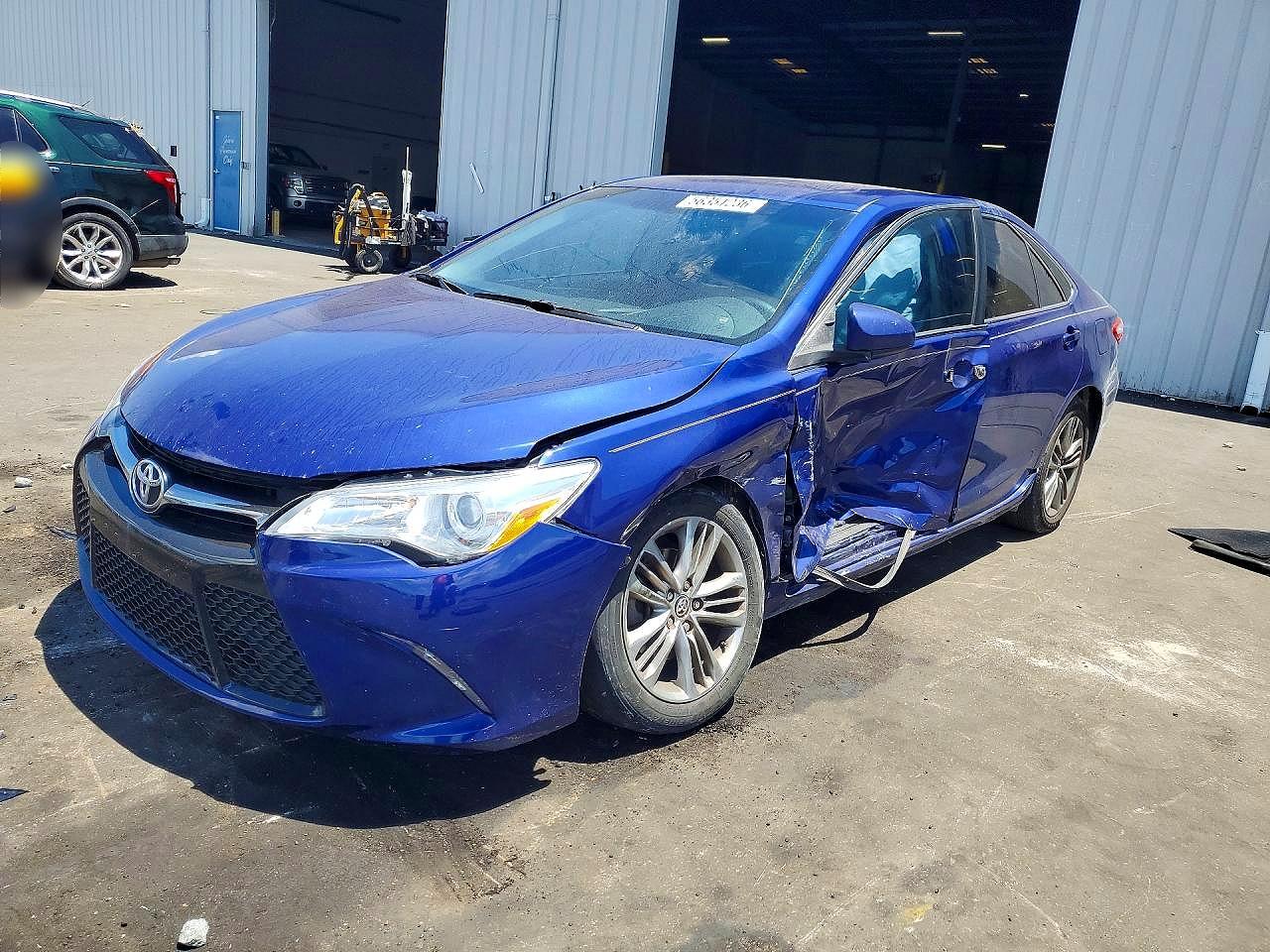 Salvage Toyota Camry Image
