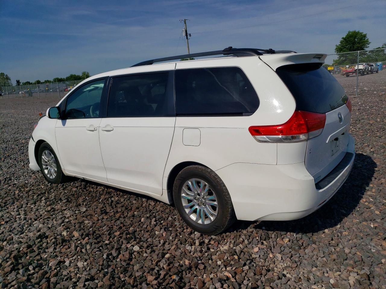 Toyota Sienna Xle 8-passenger
