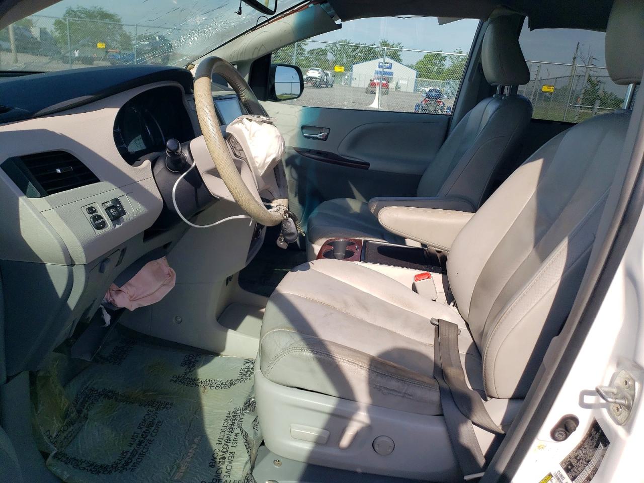Toyota Sienna Xle 8-passenger