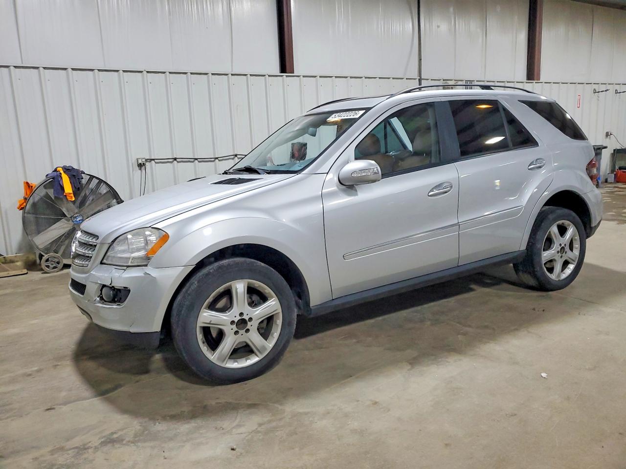 Salvage Mercedes-Benz M-Class Image