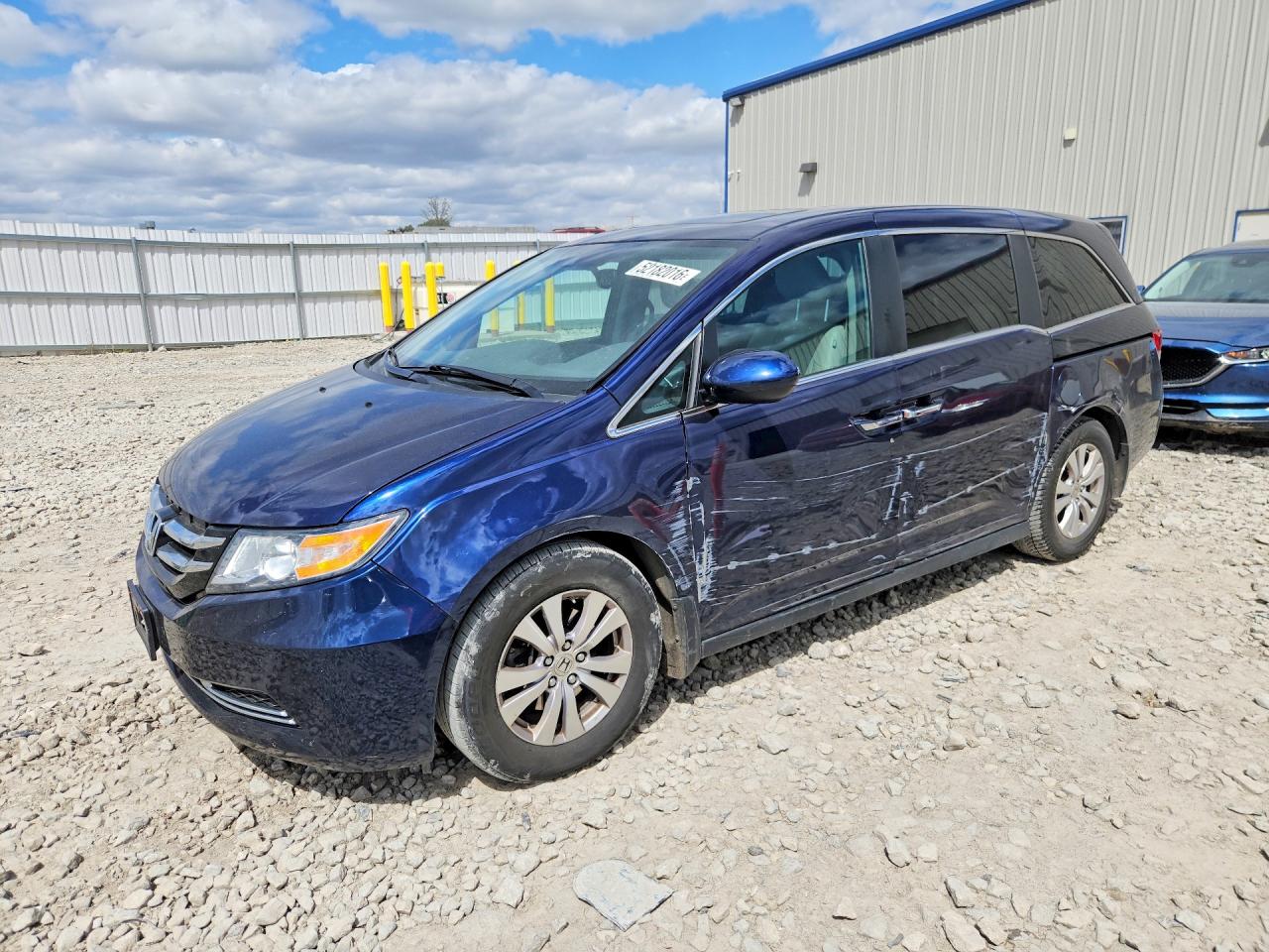 Salvage Honda Odyssey Image