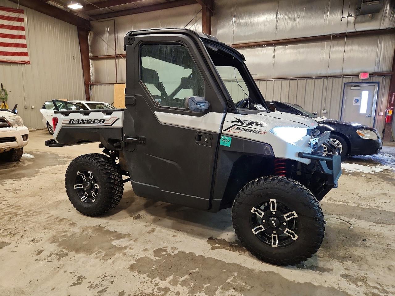 Salvage Polaris Ranger Xp Image