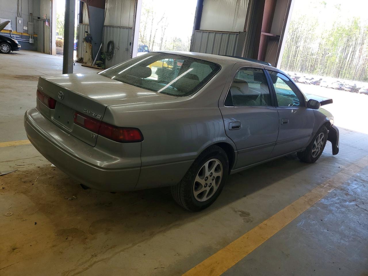Toyota Camry Xle V6