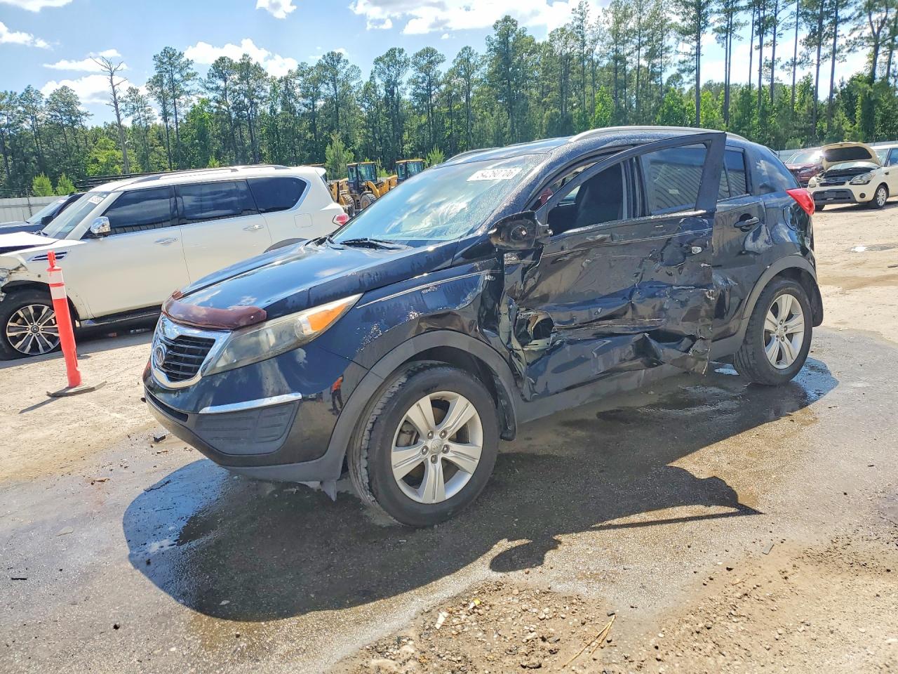 Salvage Kia Sportage Image