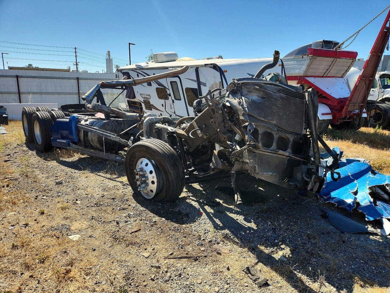 Salvage Volvo Vn Image