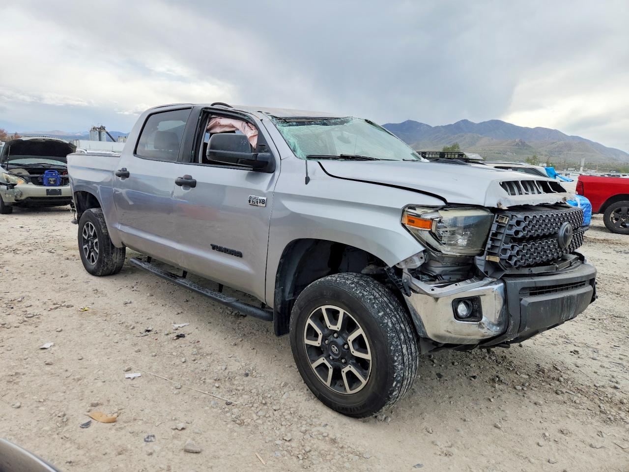 Toyota Tundra Crewmax Sr5
