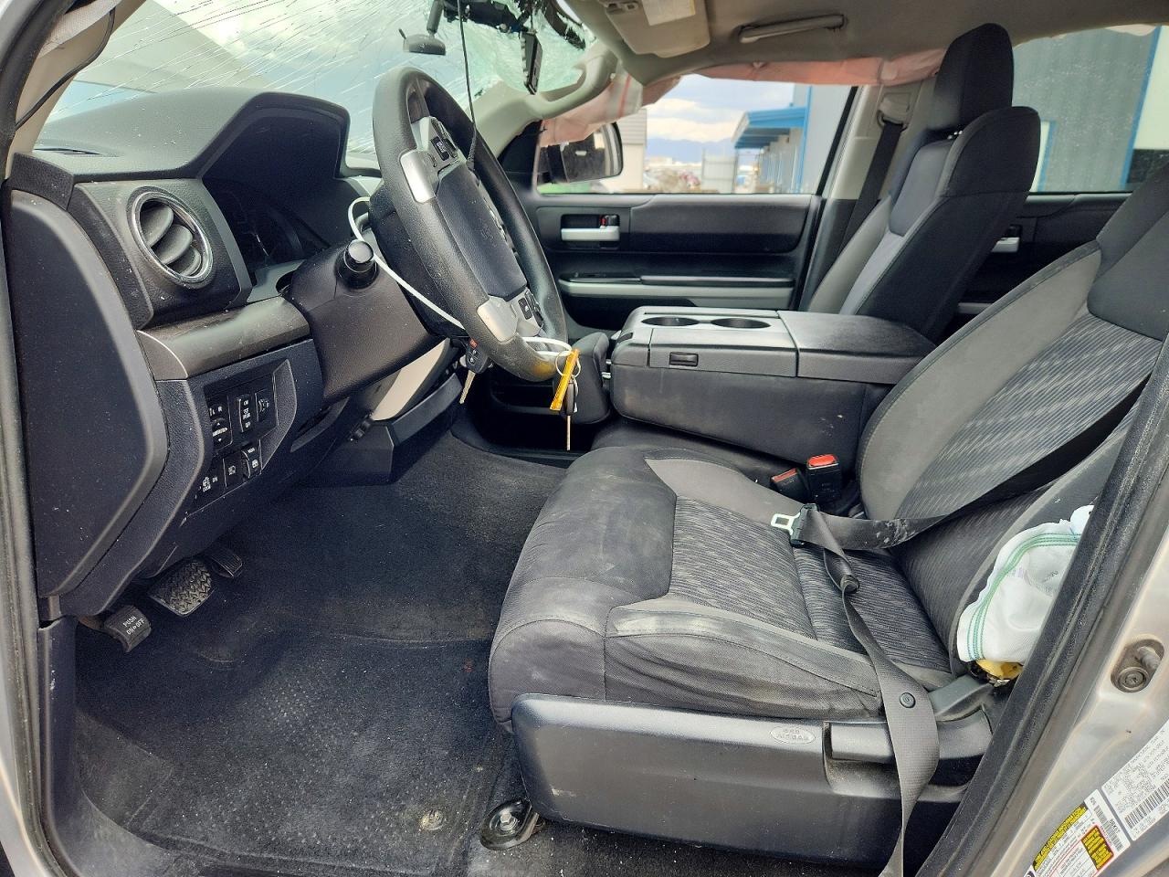 Toyota Tundra Crewmax Sr5