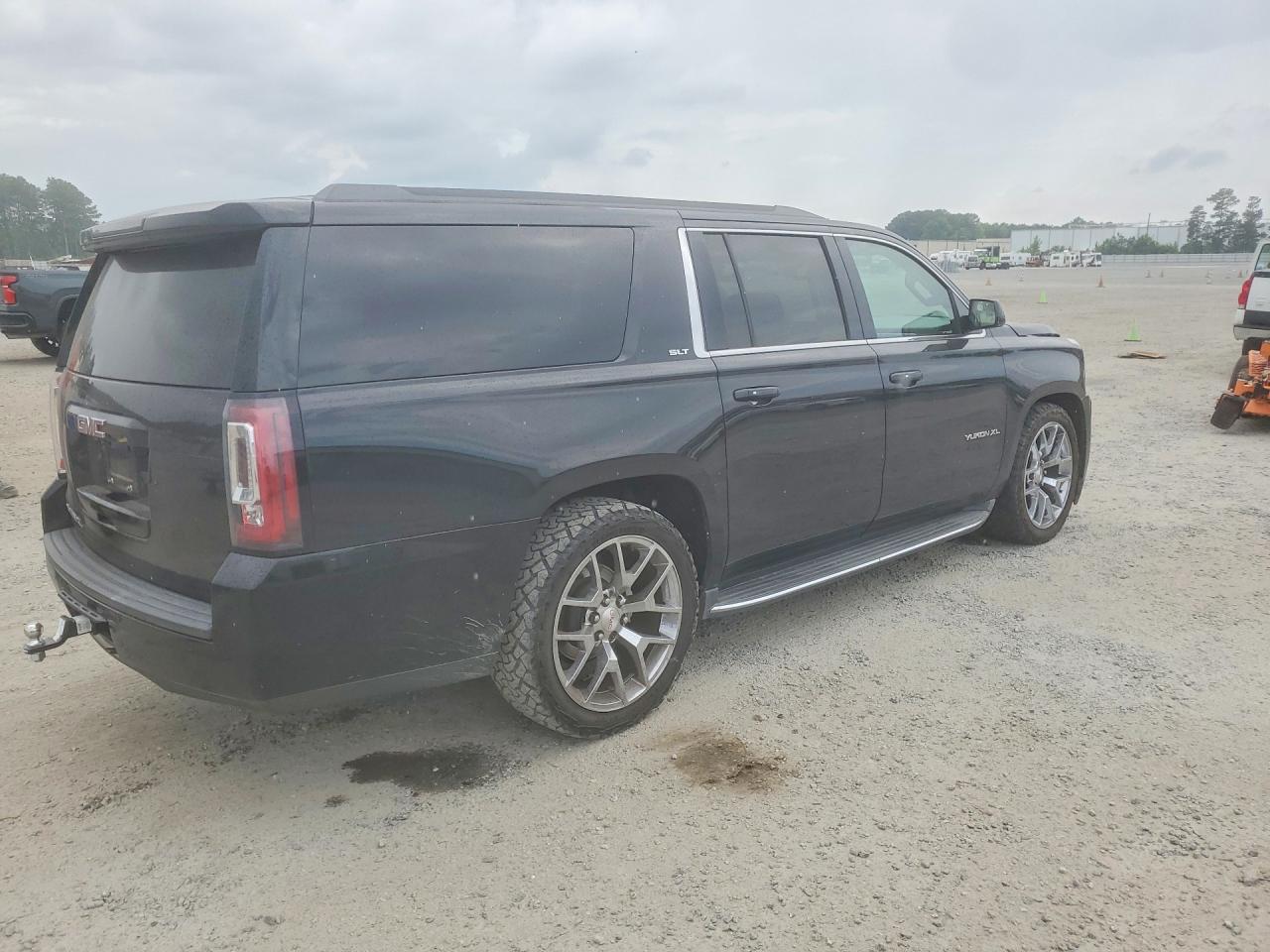 GMC Yukon C1500 Slt