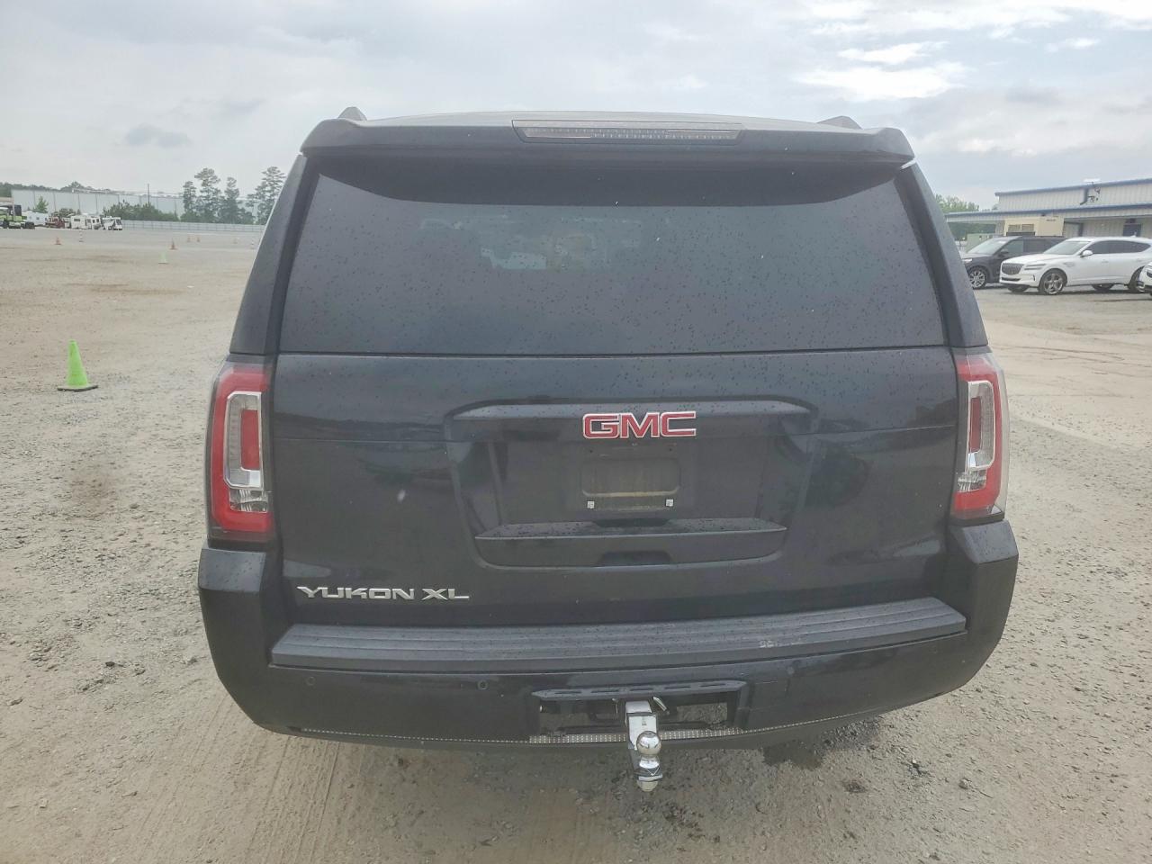 GMC Yukon C1500 Slt