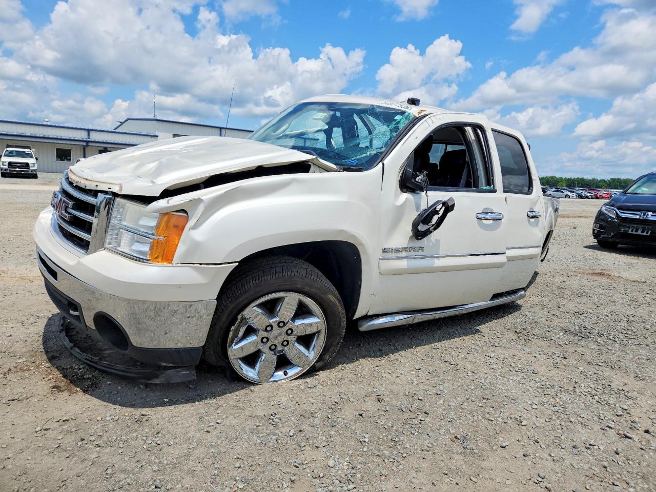Salvage GMC Sierra Image