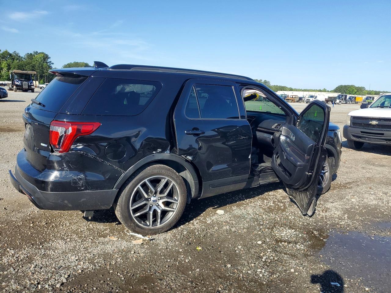 Ford Explorer Sport
