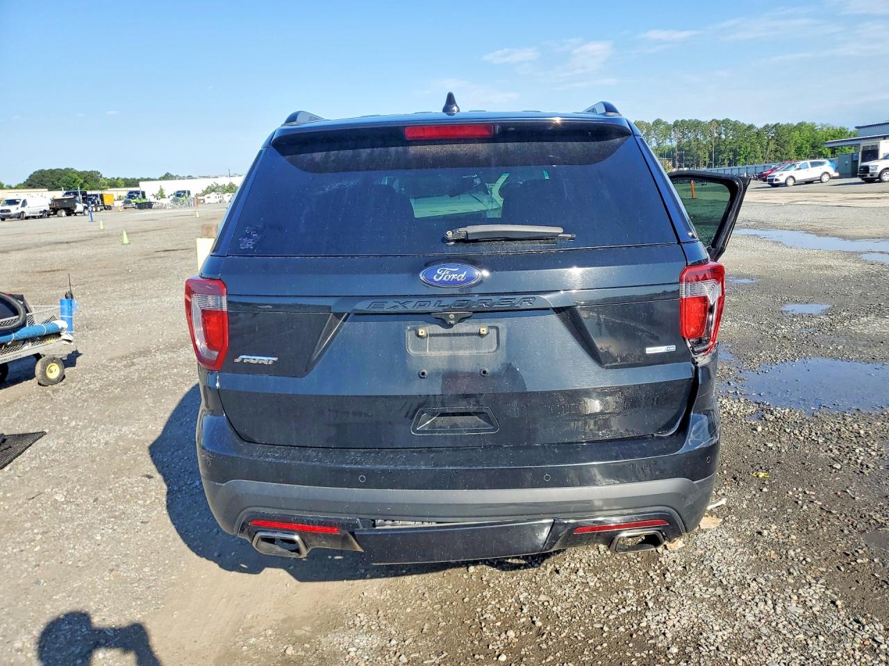Ford Explorer Sport