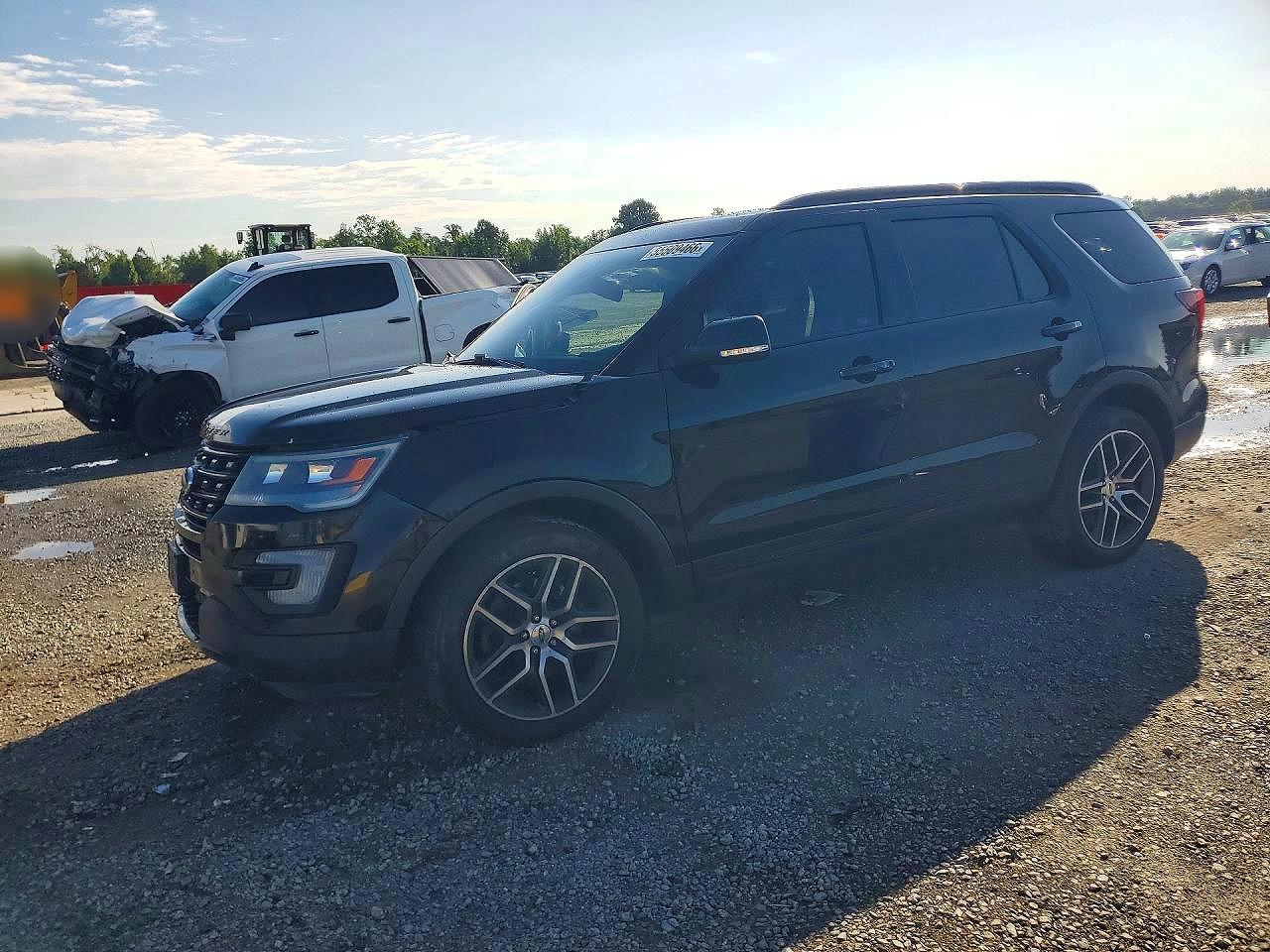 Salvage Ford Explorer Image