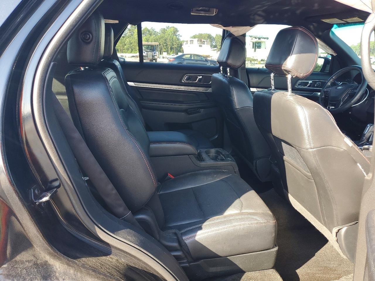 Ford Explorer Sport