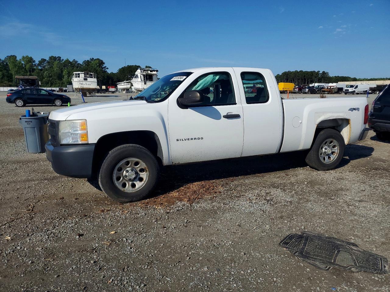 Salvage Chevrolet Silverado Image
