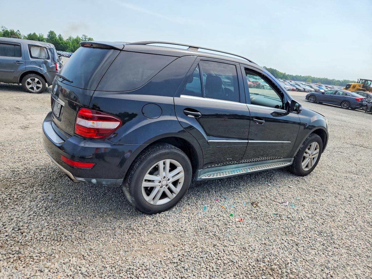 Mercedes-Benz M-Class 350