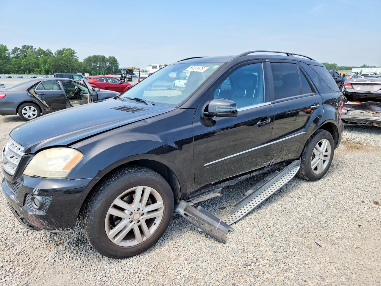 Salvage Mercedes-Benz M-Class Image
