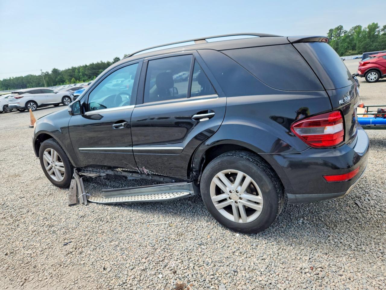 Mercedes-Benz M-Class 350