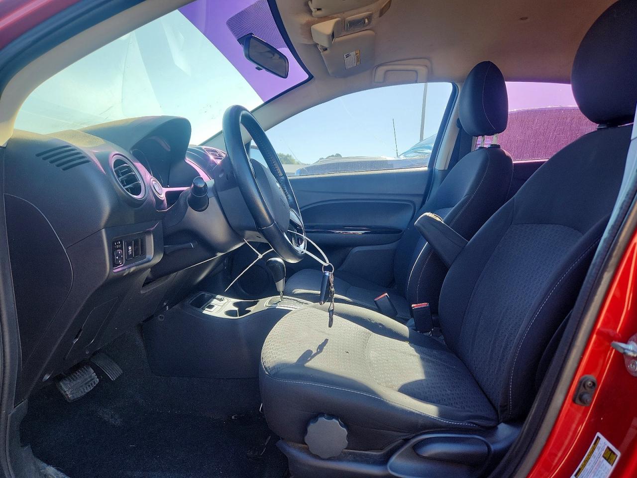 Mitsubishi Mirage Se