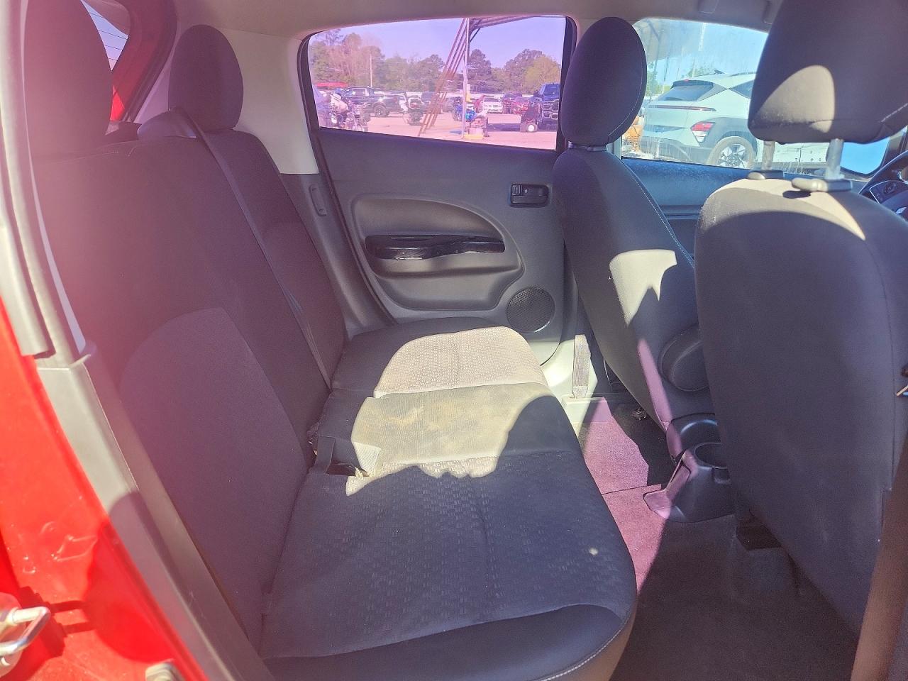 Mitsubishi Mirage Se