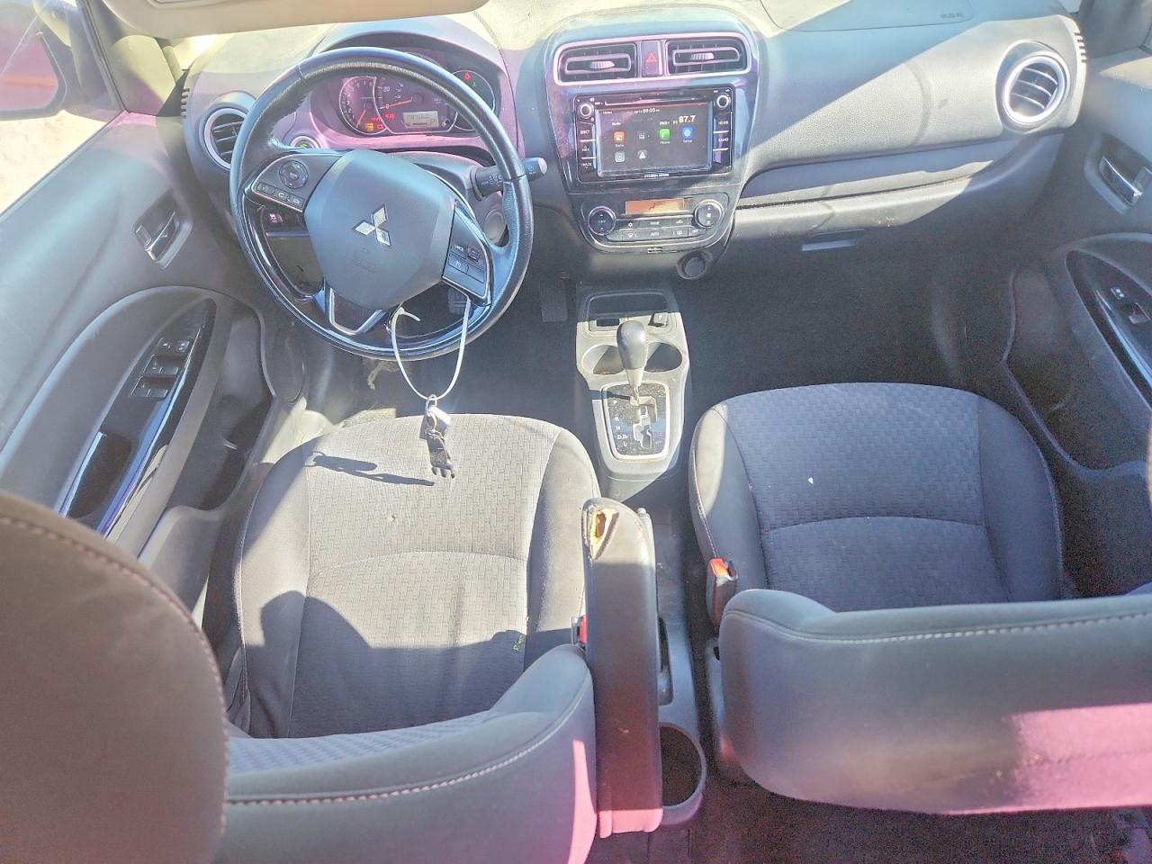 Mitsubishi Mirage Se