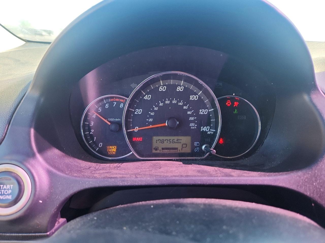 Mitsubishi Mirage Se