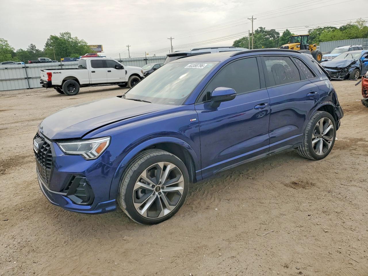 Salvage Audi Q3 Image