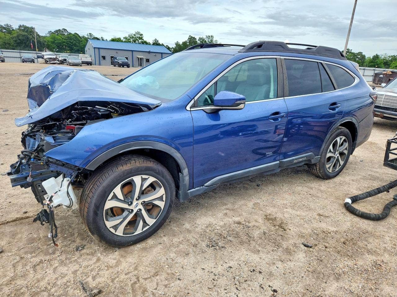 Salvage Subaru Outback Image