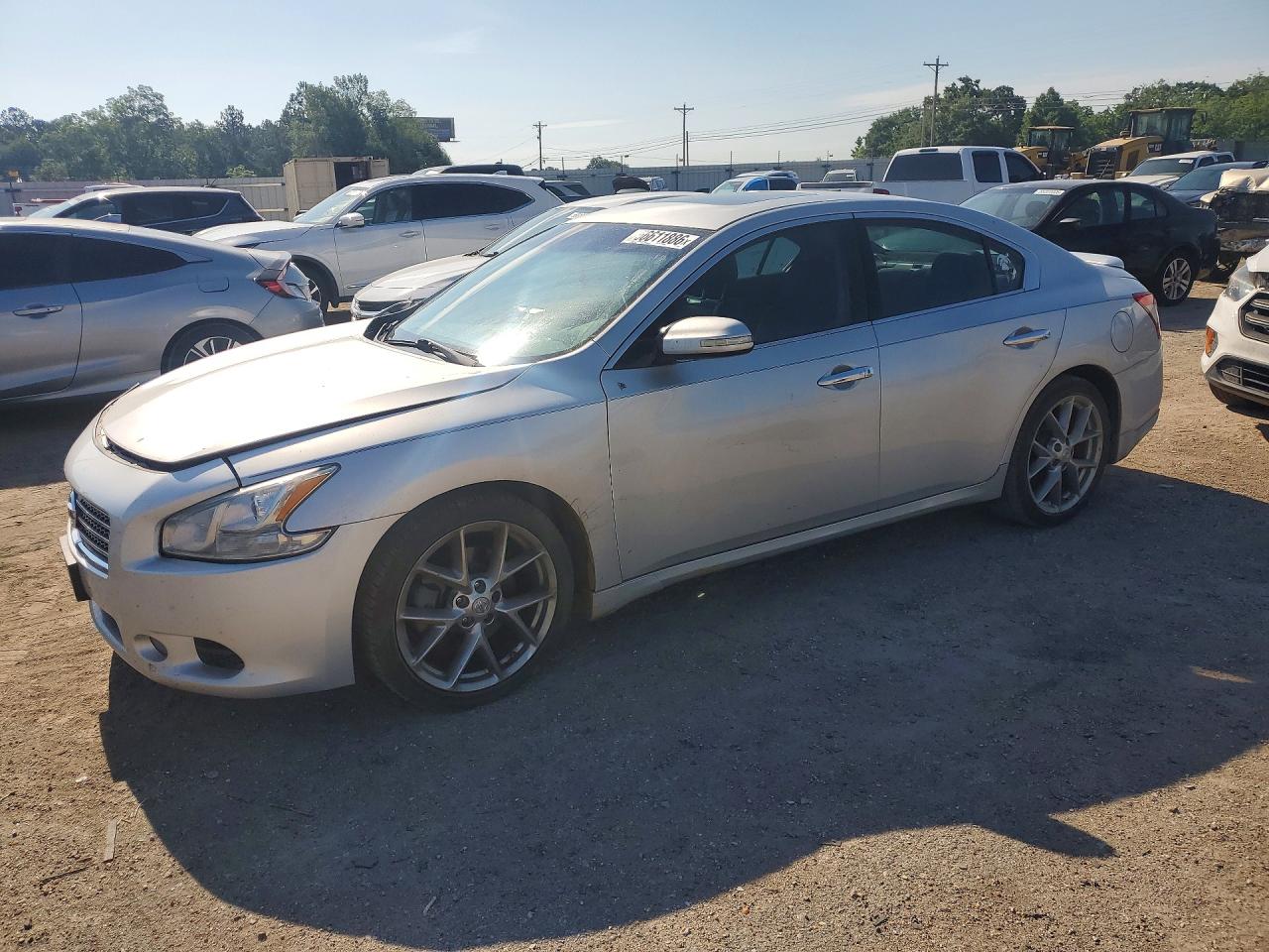 Salvage Nissan Maxima Image