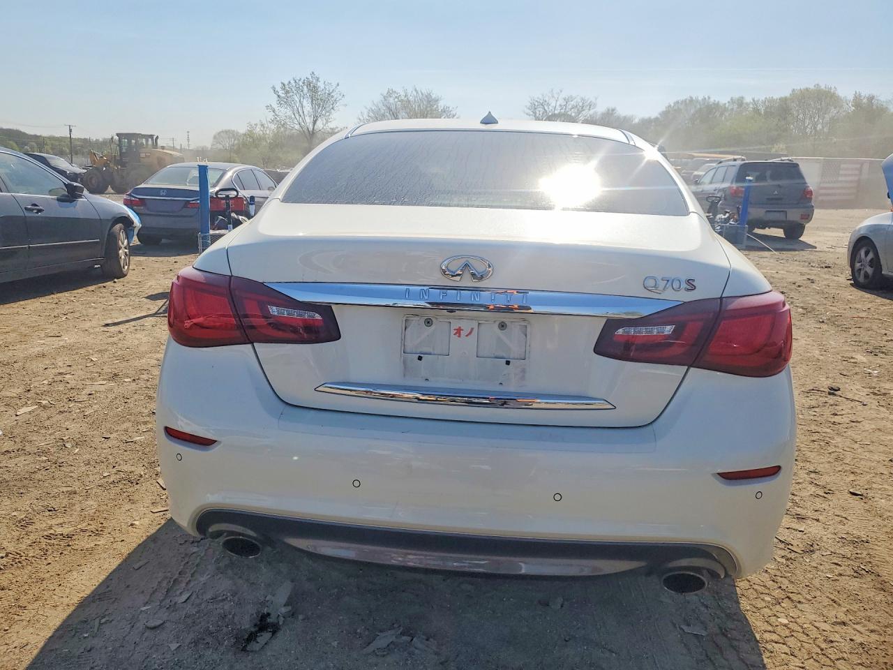 INFINITI Q70 3.7
