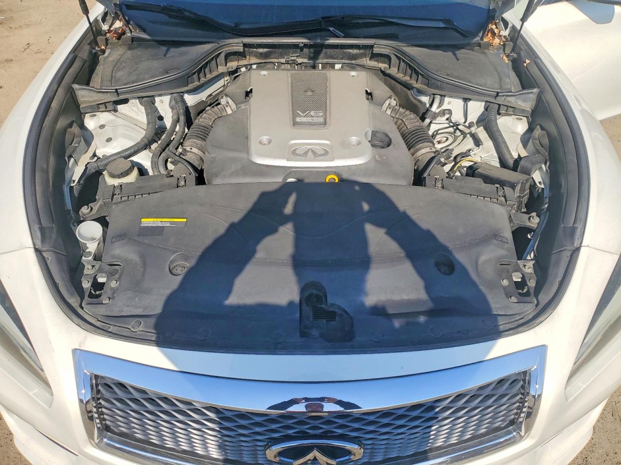 INFINITI Q70 3.7