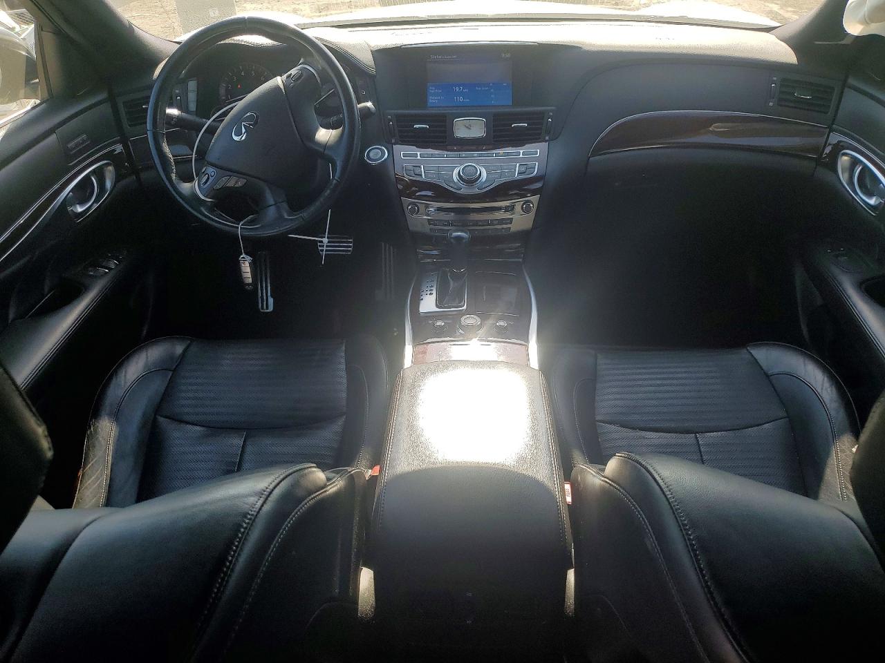 INFINITI Q70 3.7