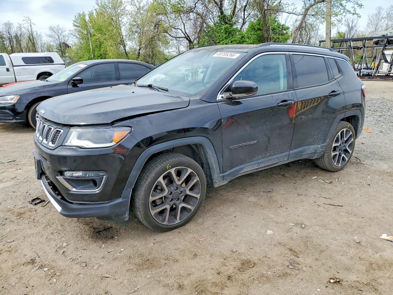 Salvage Jeep Compass Image