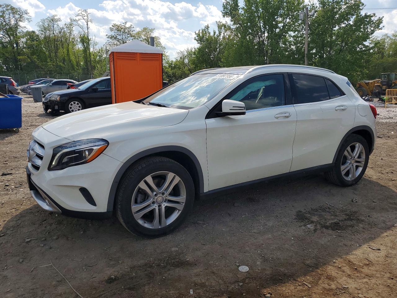 Salvage Mercedes-Benz GLA Image