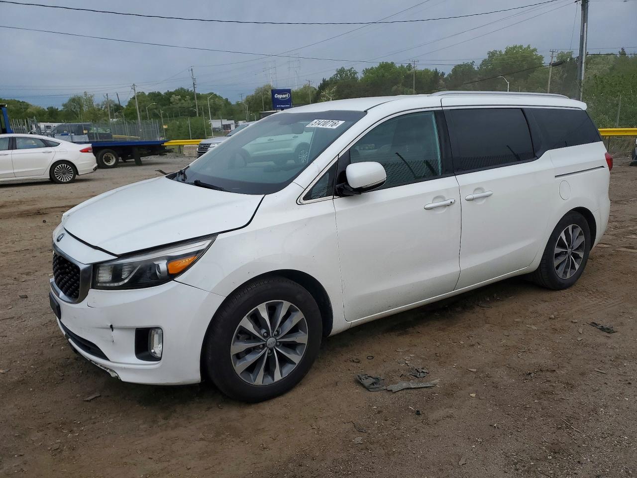 Salvage Kia Sedona Image