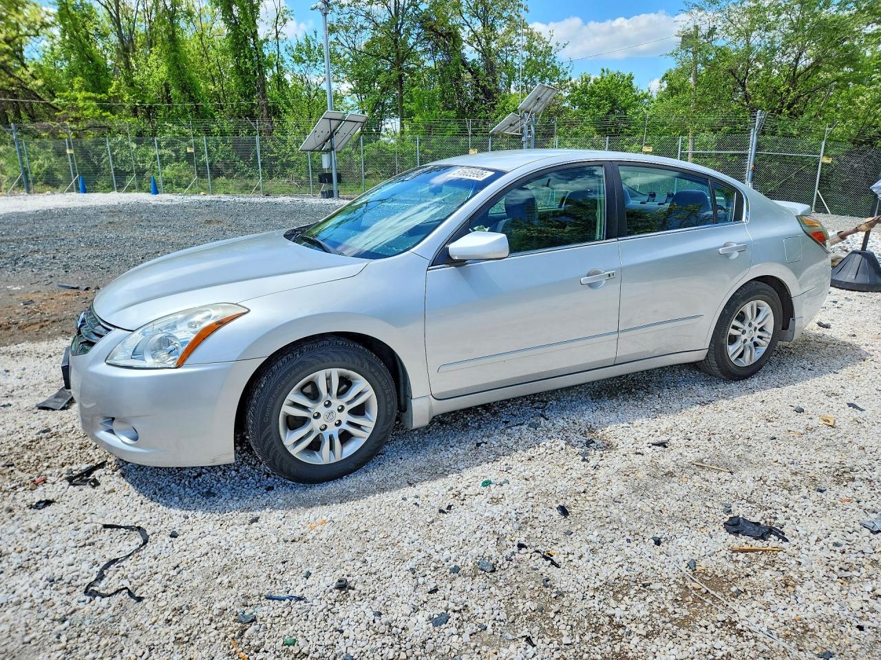 Salvage Nissan Altima Image