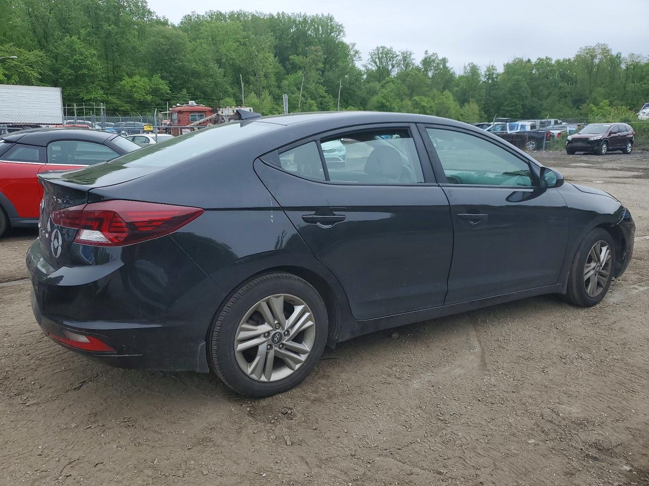 Hyundai ELANTRA Sel