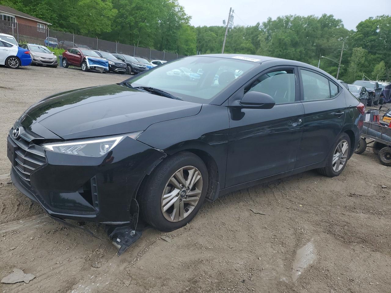 Salvage Hyundai ELANTRA Image