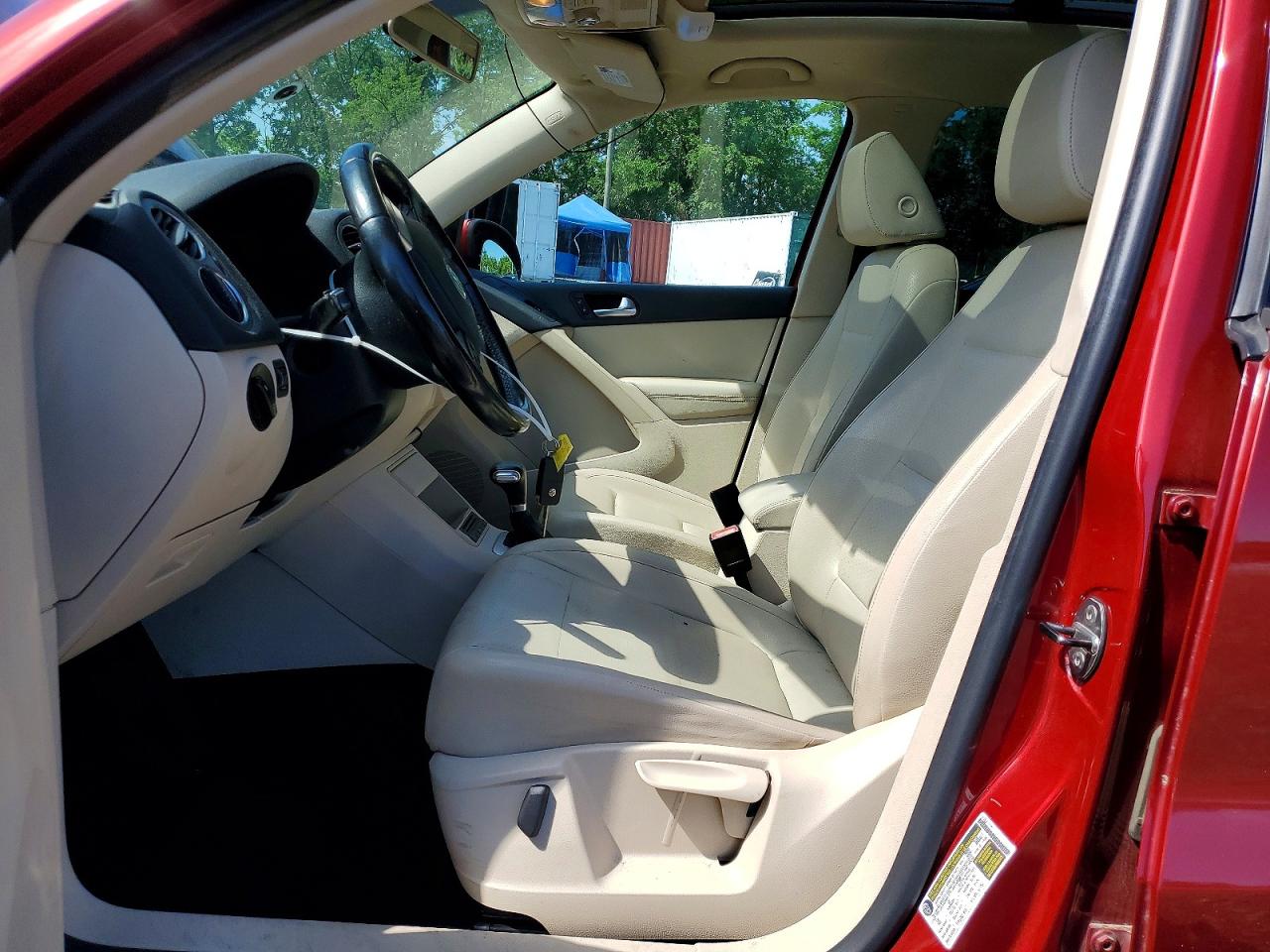 Volkswagen Tiguan S