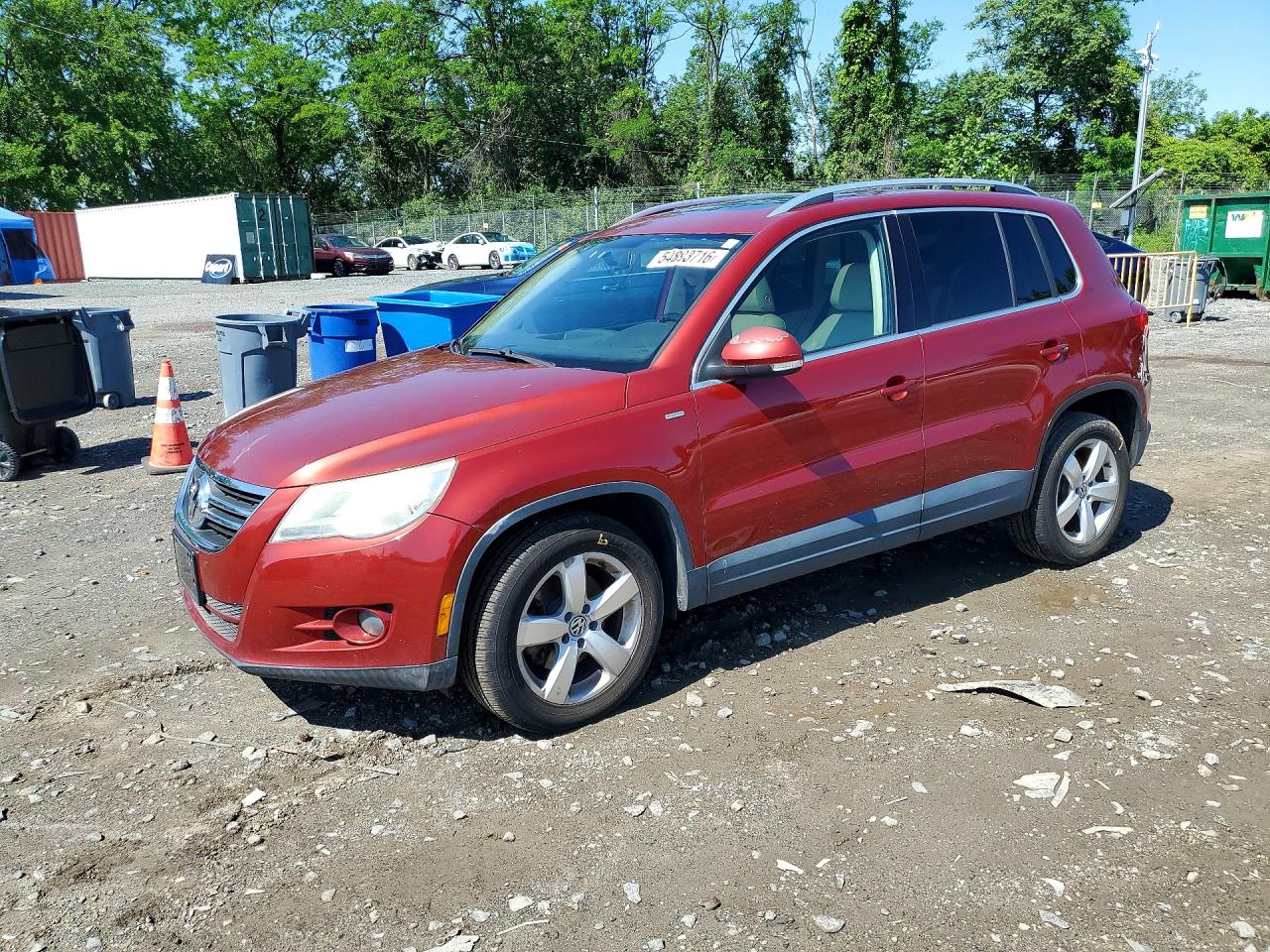 Salvage Volkswagen Tiguan Image