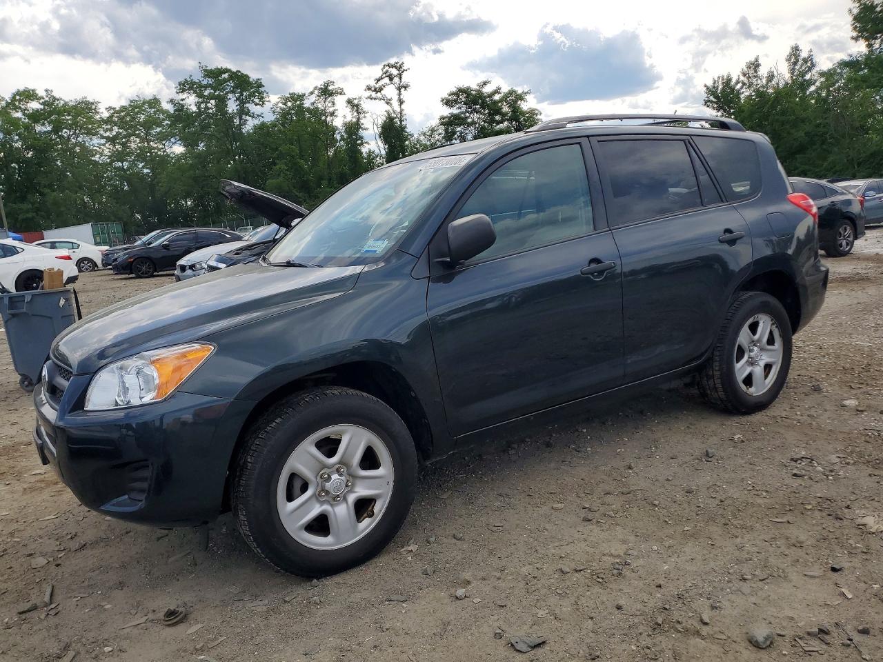 Salvage Toyota RAV4 Image