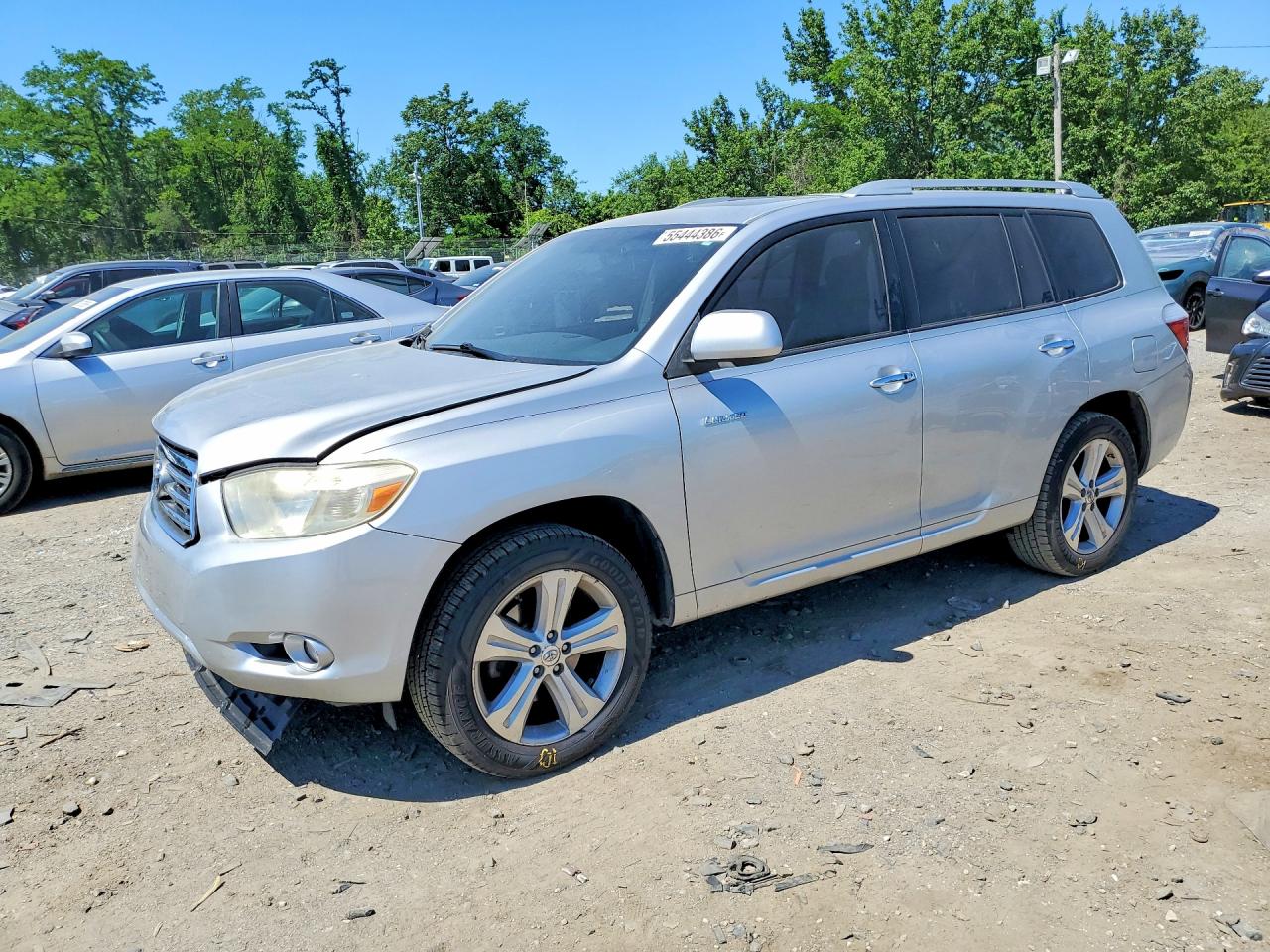 Salvage Toyota Highlander Image