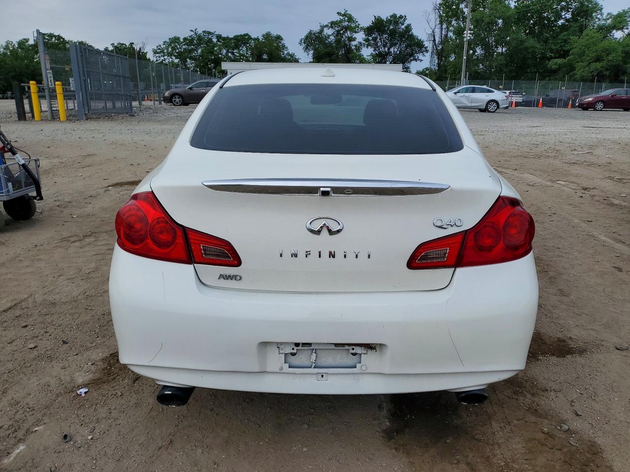 INFINITI Q40 Base