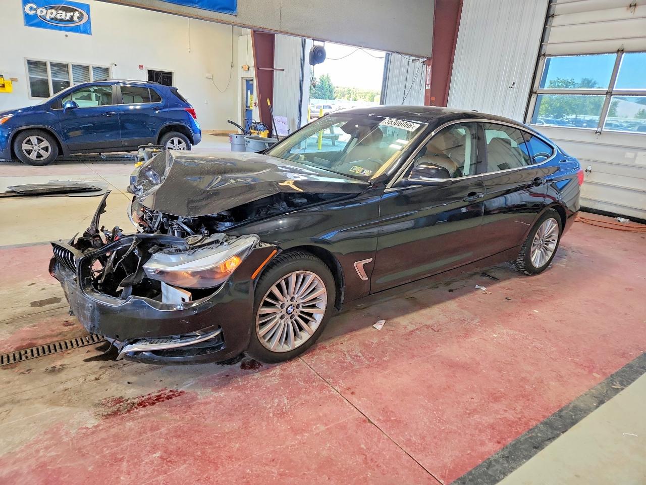 Salvage BMW 3 Series Image