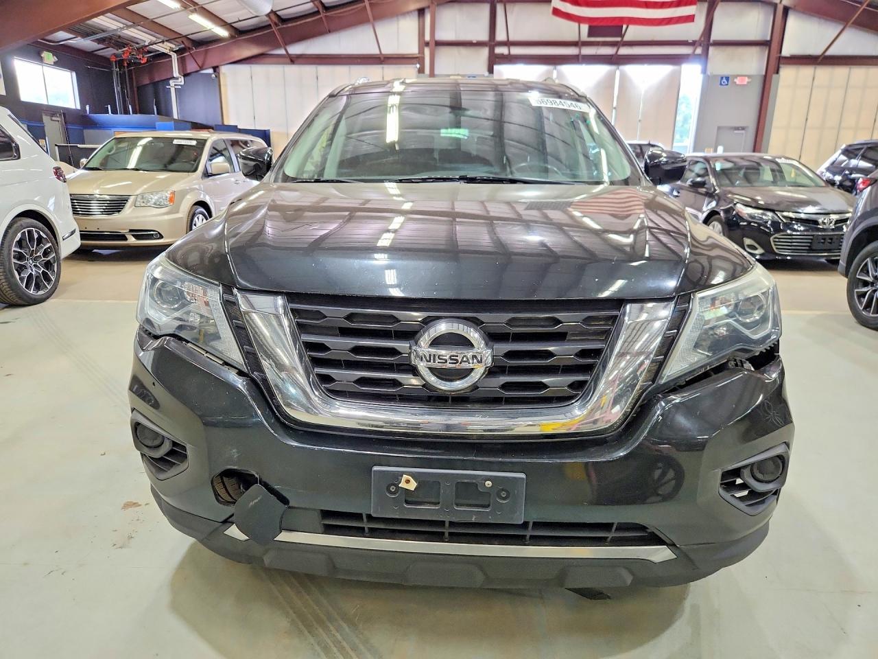 Nissan Pathfinder S