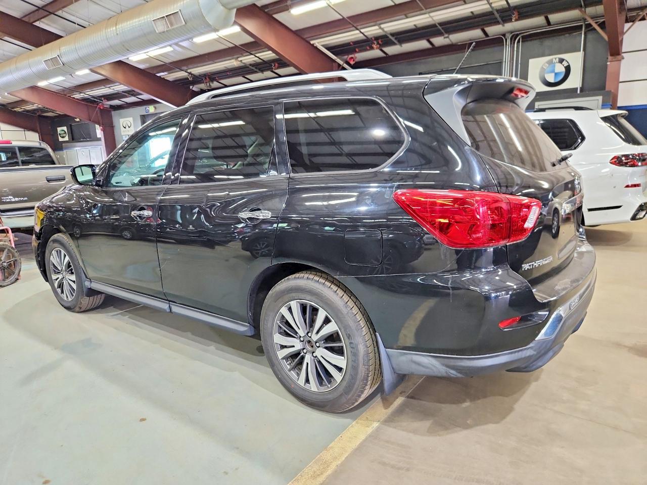 Nissan Pathfinder S