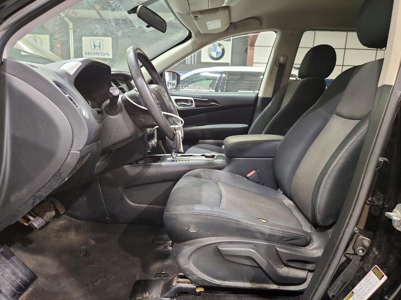 Nissan Pathfinder S