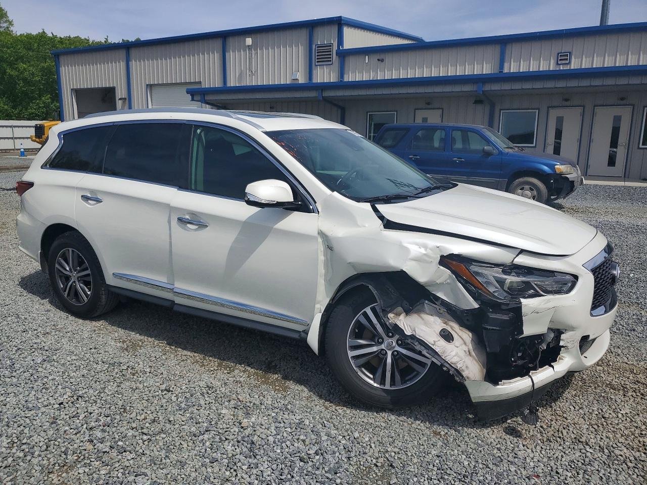 INFINITI Qx Luxe