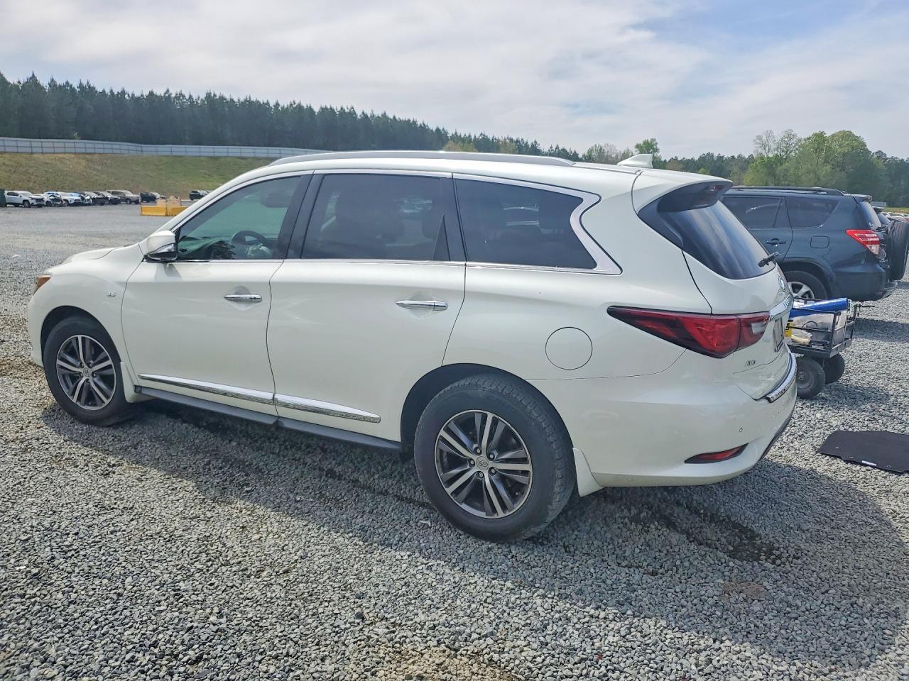 INFINITI Qx Luxe