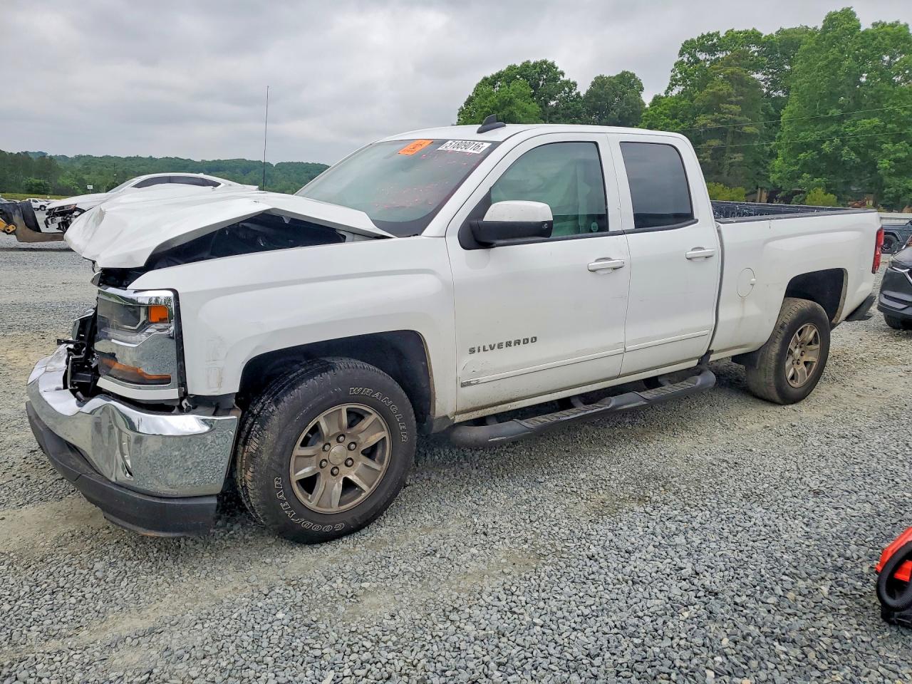 Salvage Chevrolet Silverado Image